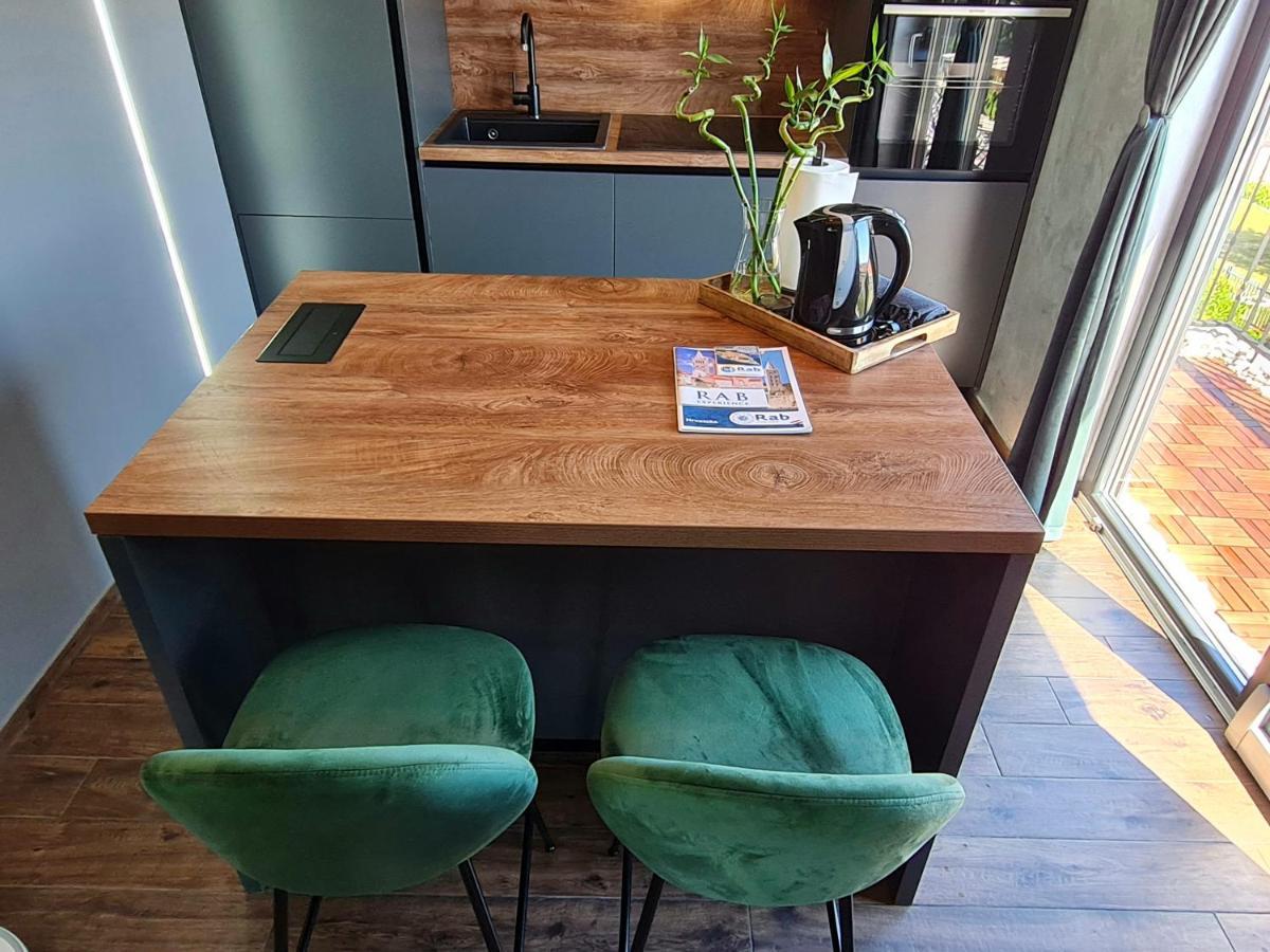 Modern Studio With A Beautiful View 拉布 外观 照片