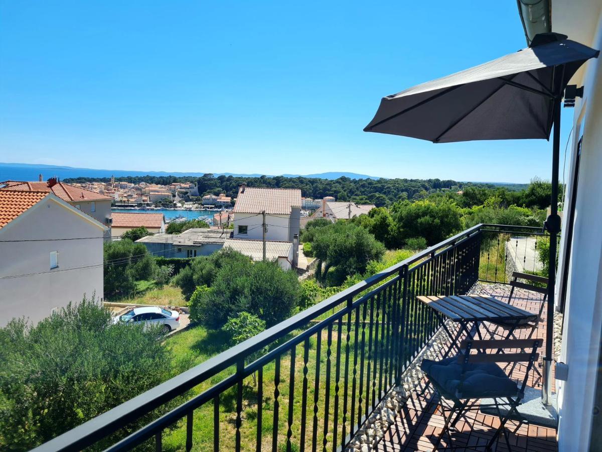 Modern Studio With A Beautiful View 拉布 外观 照片