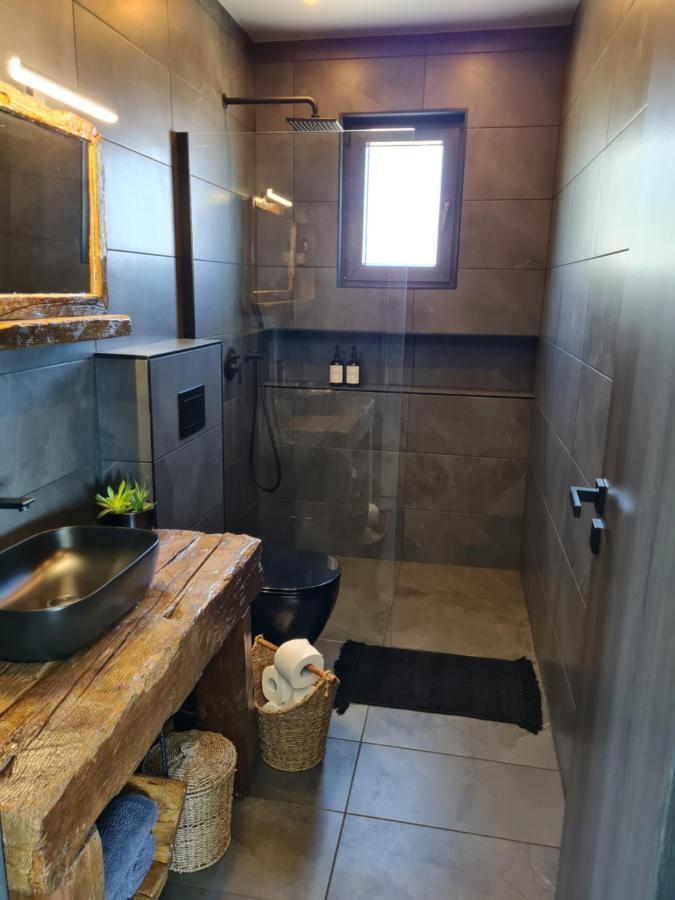 Modern Studio With A Beautiful View 拉布 外观 照片