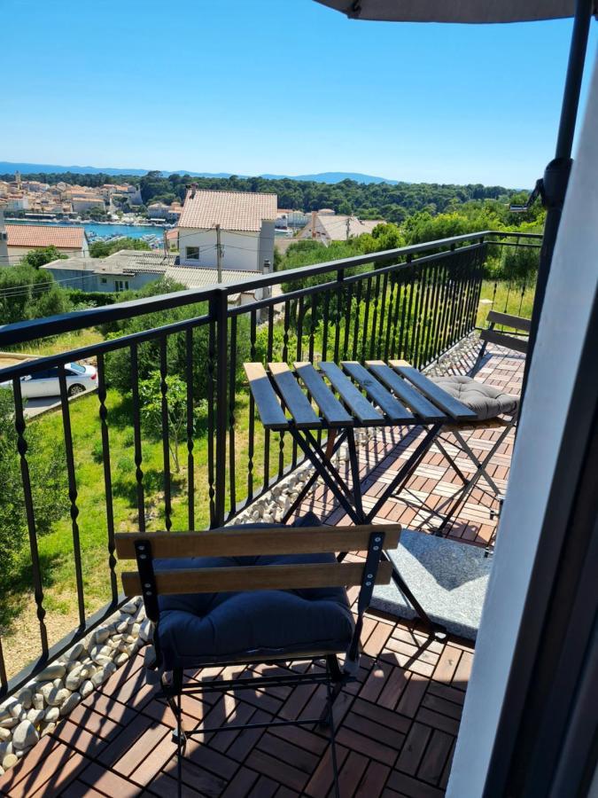 Modern Studio With A Beautiful View 拉布 外观 照片