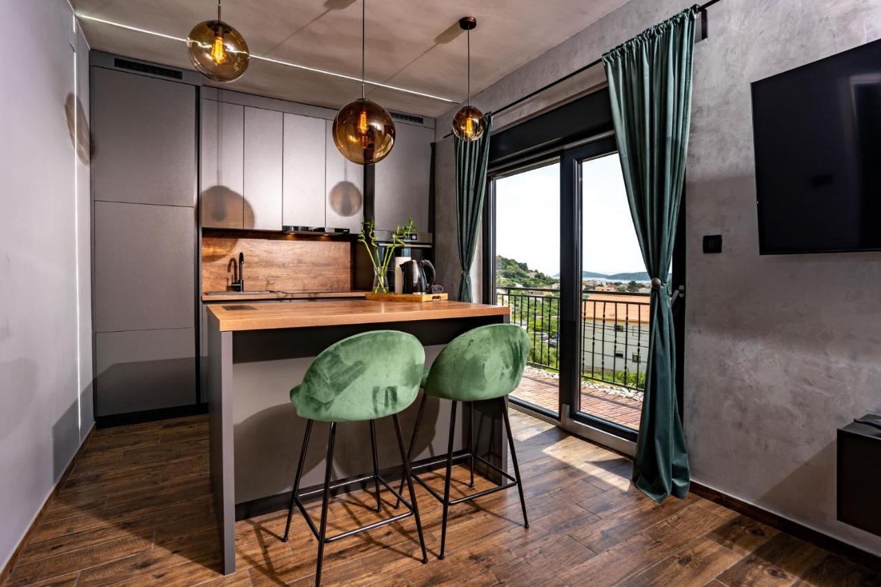 Modern Studio With A Beautiful View 拉布 外观 照片