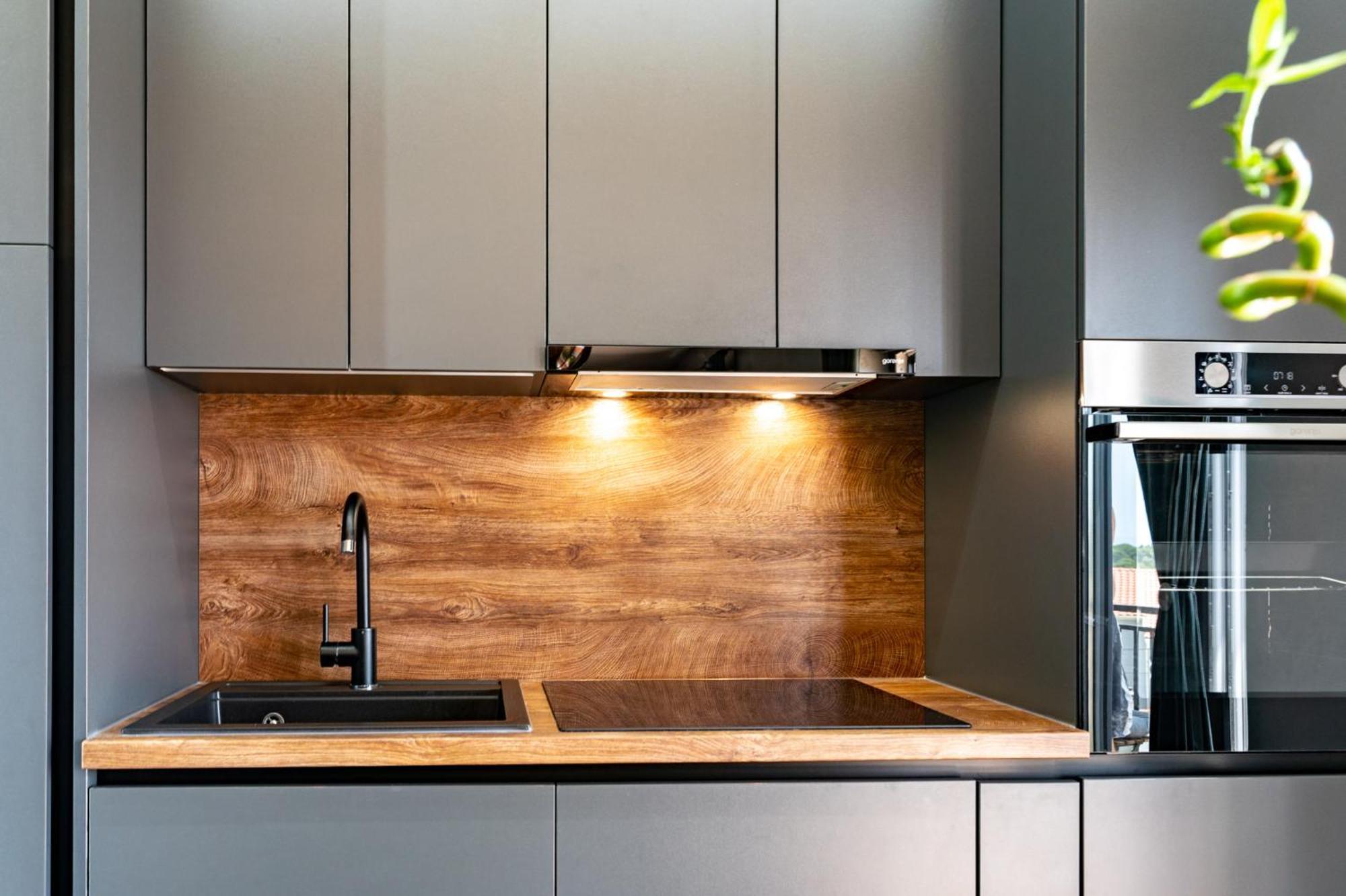 Modern Studio With A Beautiful View 拉布 外观 照片